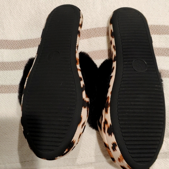 Victoria Secret slippers - Picture 4 of 5